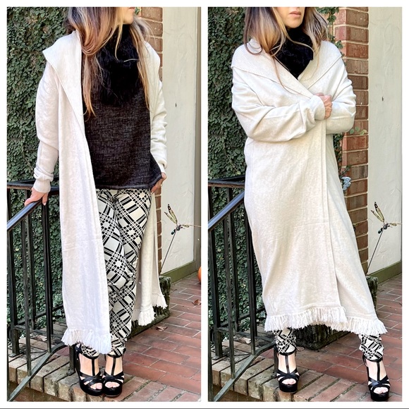 ✨LAST✨Cashmere Italy fabulous comfy soft Cashmere Blend long fringe hem Cardigan - Picture 2 of 7